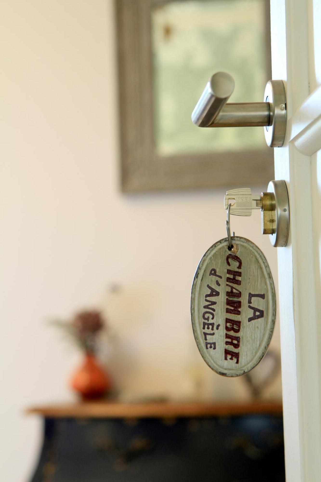 Maison D'Hotes La Maison De Leopold Terrasson Екстериор снимка