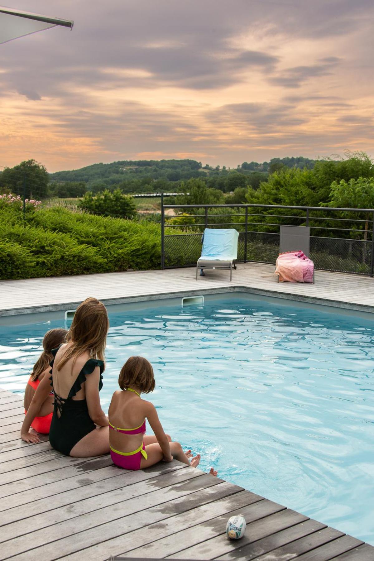 Maison D'Hotes La Maison De Leopold Terrasson Екстериор снимка