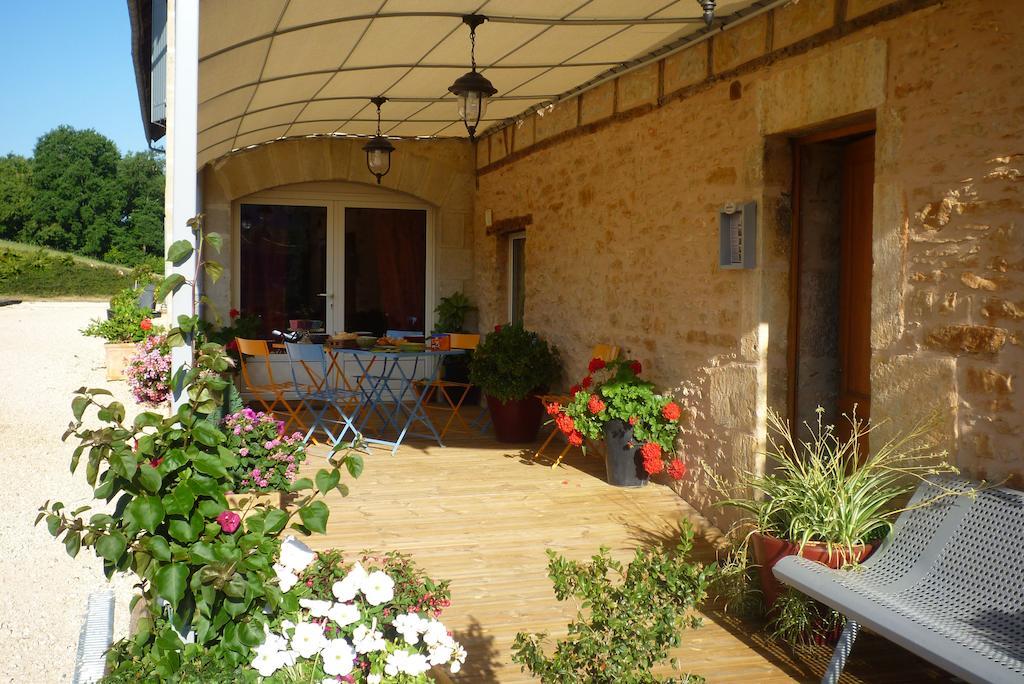 Maison D'Hotes La Maison De Leopold Terrasson Екстериор снимка