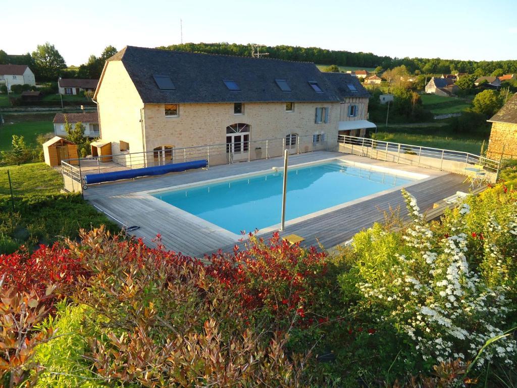 Maison D'Hotes La Maison De Leopold Terrasson Екстериор снимка
