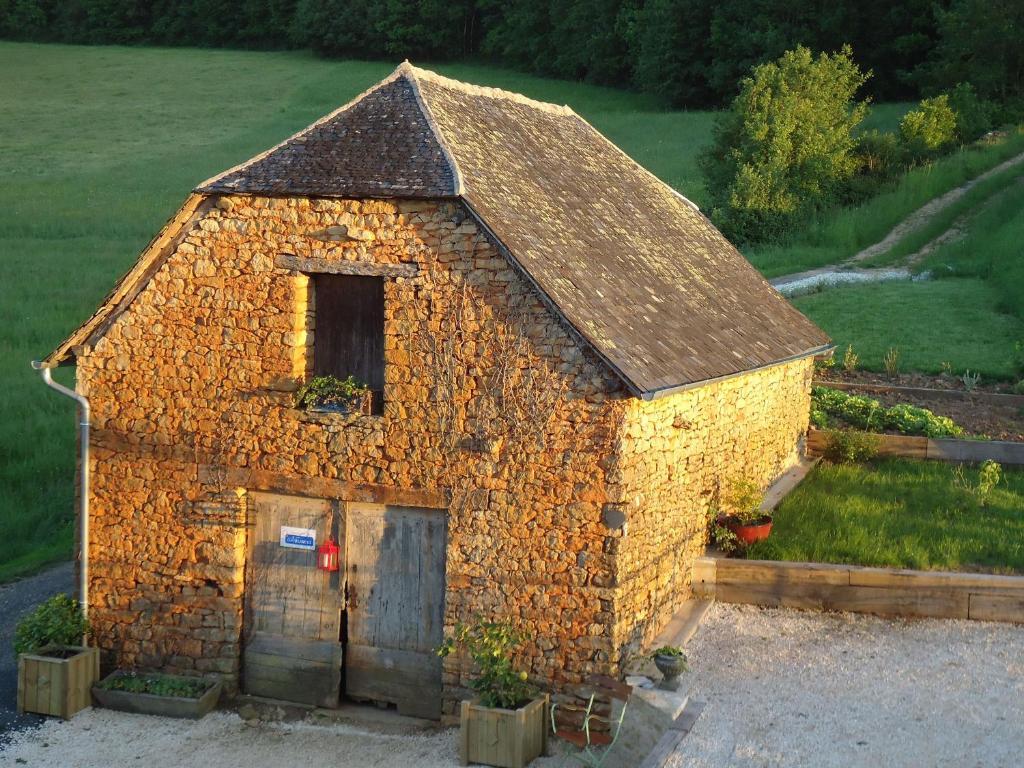 Maison D'Hotes La Maison De Leopold Terrasson Екстериор снимка